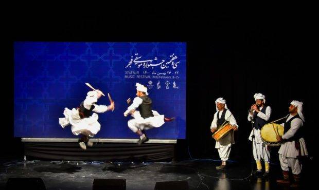 پایکوبی خنیاگران خراسانی در جشنواره فجر